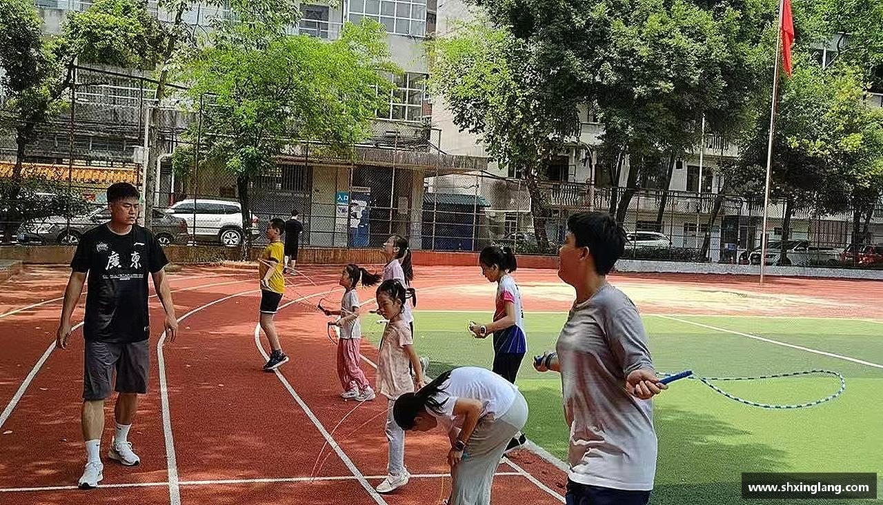 yy易游体育APP超越自我，荣耀青春